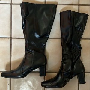 Black heeled boots worn only a few times. Size 8, no wear and tear.